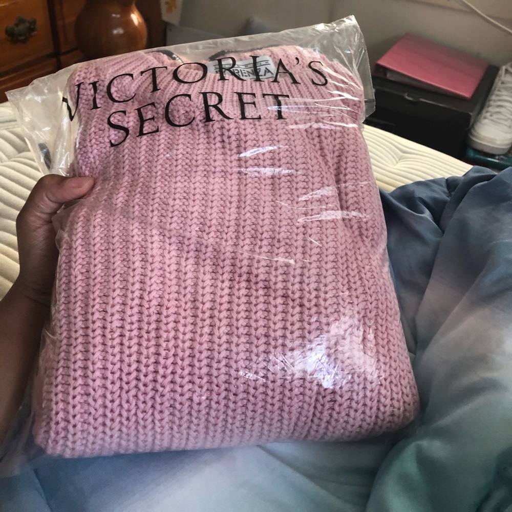 Victoria secret pink chunky crew neck sweaters
